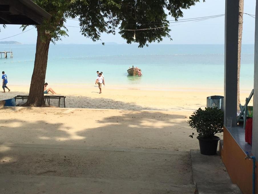 ลุงดำฮัทบีช Hotel Koh Samet Bagian luar foto