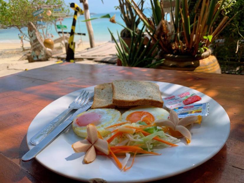 ลุงดำฮัทบีช Hotel Koh Samet Bagian luar foto